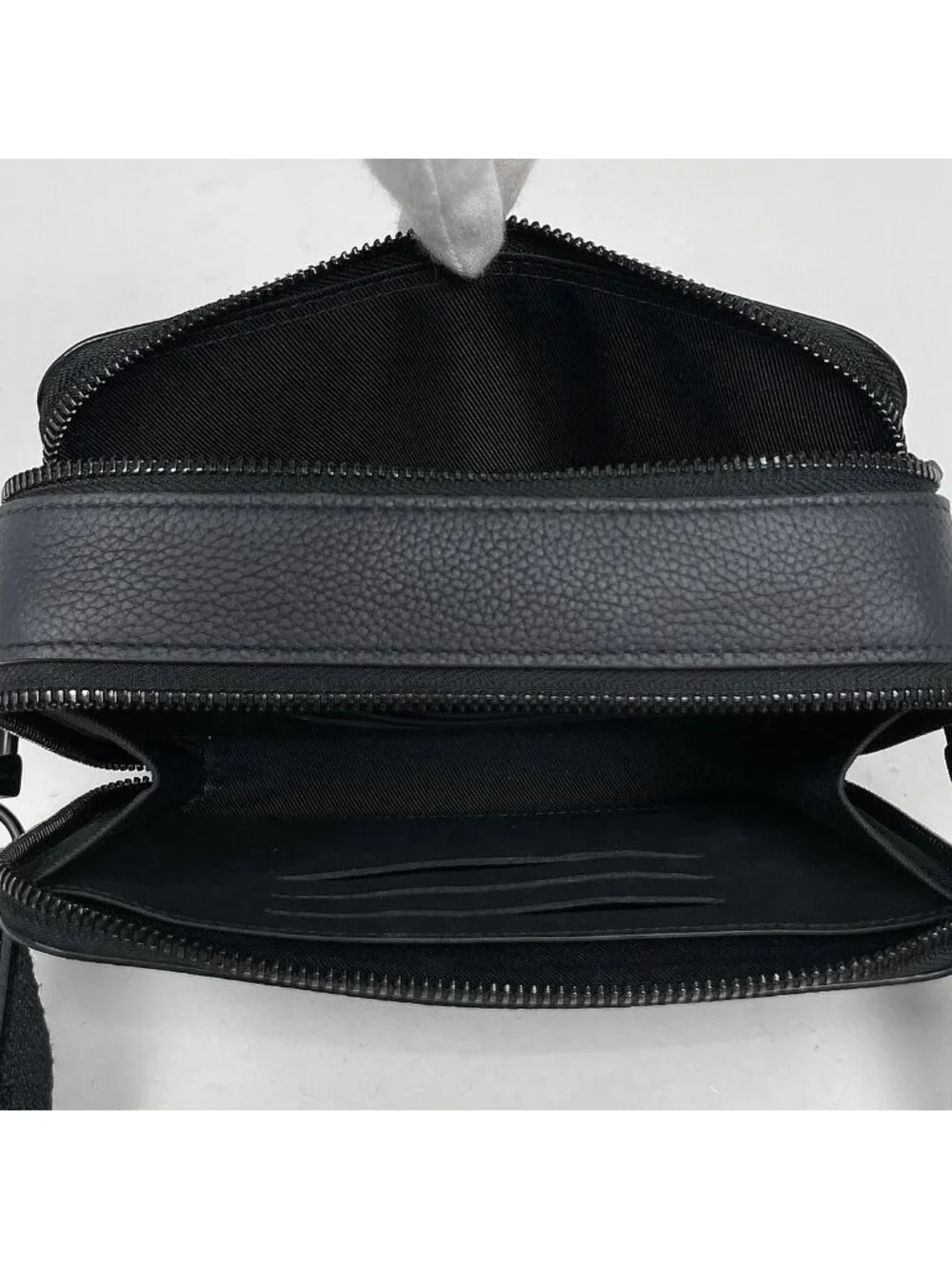 Louis Vuitton Alpha Wearable Wallet Shoulder Bag LV Aerogram Leather Noir